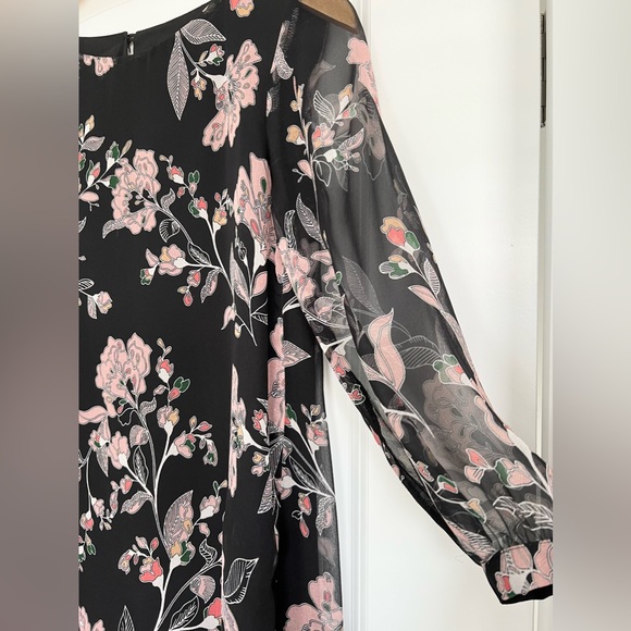 Amour Vert Haley Long Sleeve Silk Shift Dress - Picture 3 of 5